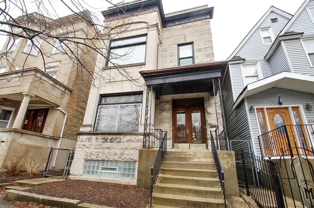 4240 North Ashland Avenue Chicago IL 60613