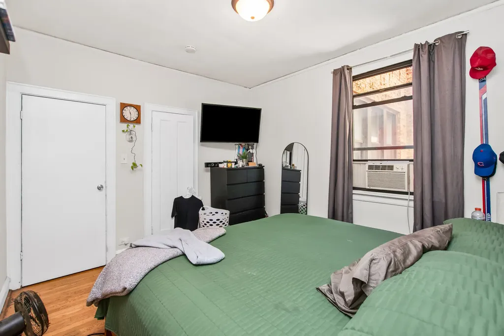 3248 North Lincoln Avenue Chicago IL 60657