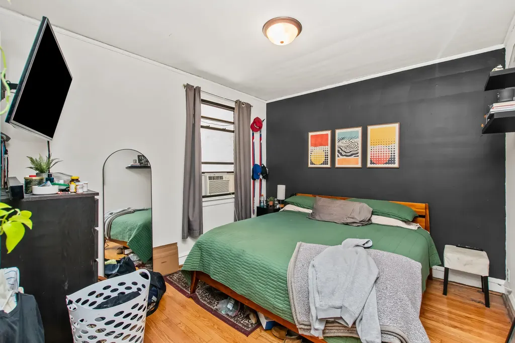 3248 North Lincoln Avenue Chicago IL 60657