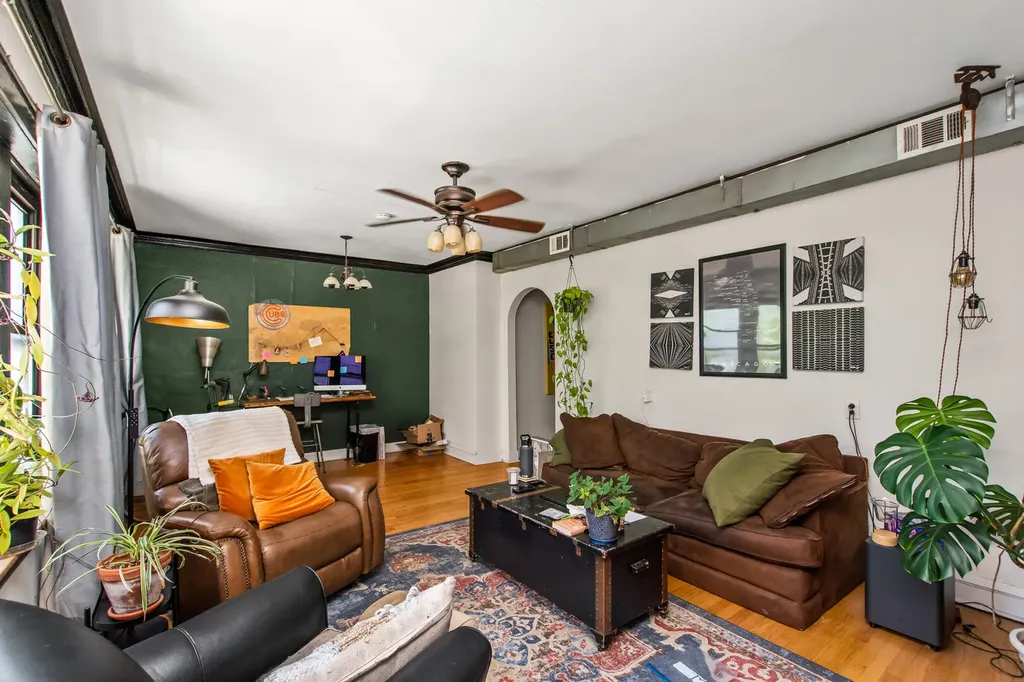 3248 North Lincoln Avenue Chicago IL 60657