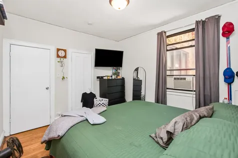 3248 North Lincoln Avenue Chicago IL 60657