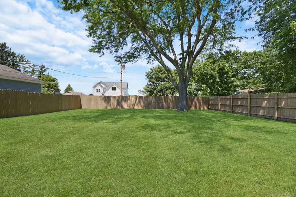 471 Linden Lane Antioch IL 60002