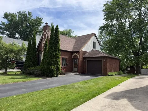 165 South Fairview Avenue Elmhurst IL 60126