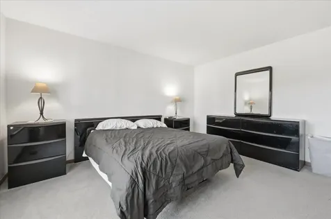 725 Fieldcrest Drive South Elgin IL 60177