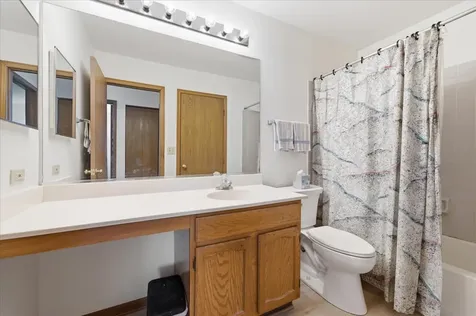 725 Fieldcrest Drive South Elgin IL 60177