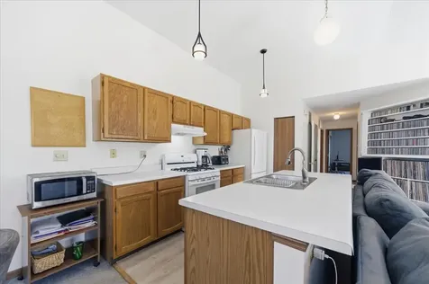 725 Fieldcrest Drive South Elgin IL 60177