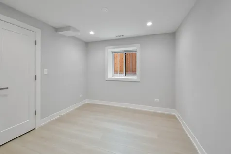4626 North Ashland Avenue Chicago IL 60640