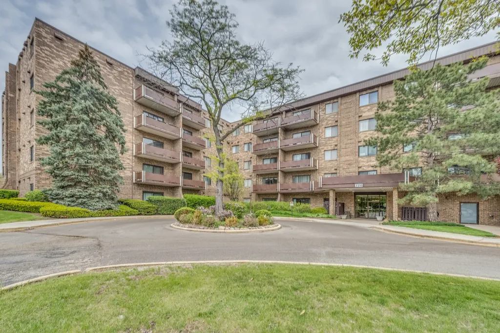 720 Wellington Avenue Elk Grove Village IL 60007