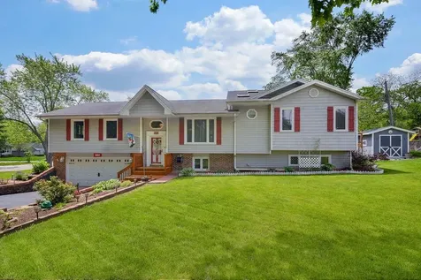 110 Oakwood Lane Bartlett IL 60103