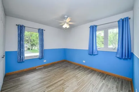 110 Oakwood Lane Bartlett IL 60103