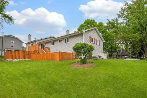 110 Oakwood Lane Bartlett IL 60103