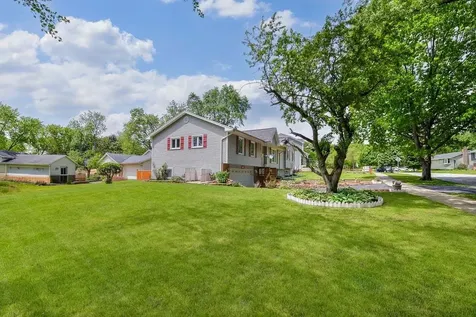 110 Oakwood Lane Bartlett IL 60103