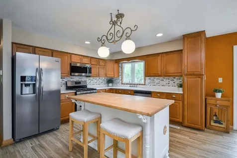 110 Oakwood Lane Bartlett IL 60103