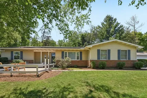 6511 Sands Road Crystal Lake IL 60014