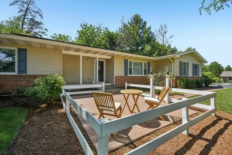 6511 Sands Road Crystal Lake IL 60014