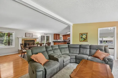 6511 Sands Road Crystal Lake IL 60014