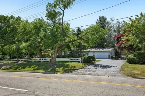 6511 Sands Road Crystal Lake IL 60014