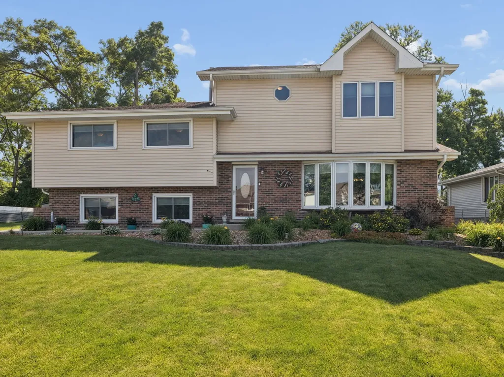 10225 South 86th Court Palos Hills IL 60465