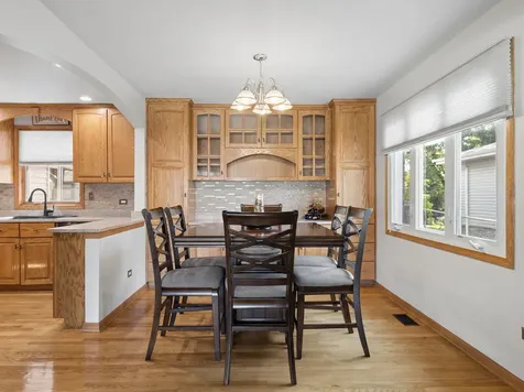 10225 South 86th Court Palos Hills IL 60465