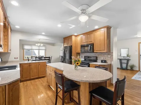 10225 South 86th Court Palos Hills IL 60465