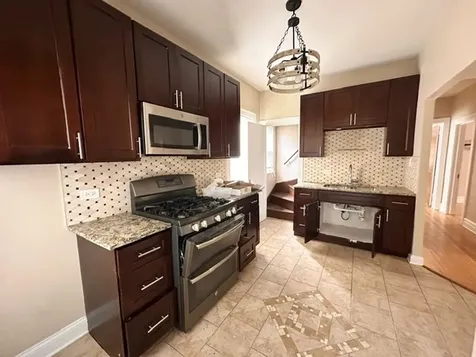 7949 South Manistee Avenue Chicago IL 60617