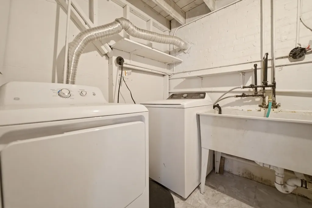 10817 South Avenue G Chicago IL 60617