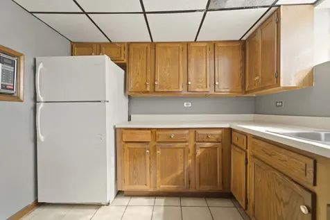 10817 South Avenue G Chicago IL 60617