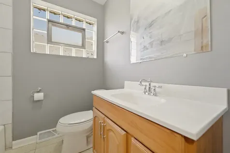10817 South Avenue G Chicago IL 60617