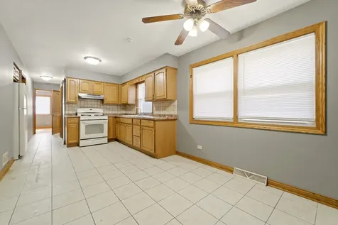 10817 South Avenue G Chicago IL 60617
