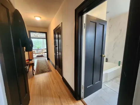 6106 North Washtenaw Avenue Chicago IL 60659
