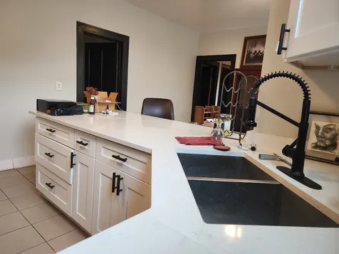 6106 North Washtenaw Avenue Chicago IL 60659