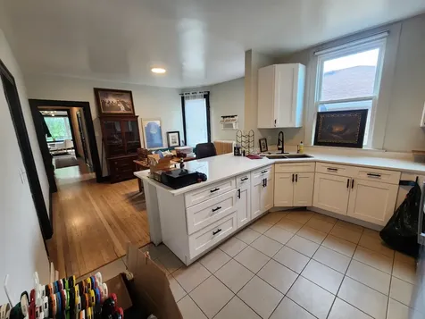 6106 North Washtenaw Avenue Chicago IL 60659