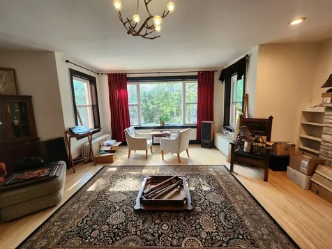 6106 North Washtenaw Avenue Chicago IL 60659