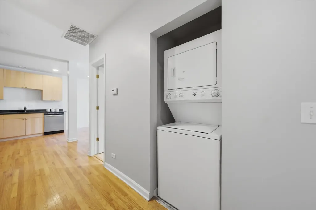 7318 North Honore Street Chicago IL 60626