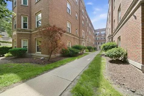 7318 North Honore Street Chicago IL 60626