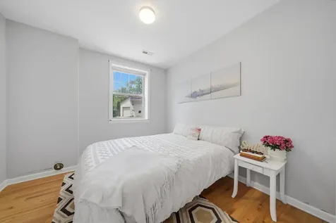7318 North Honore Street Chicago IL 60626