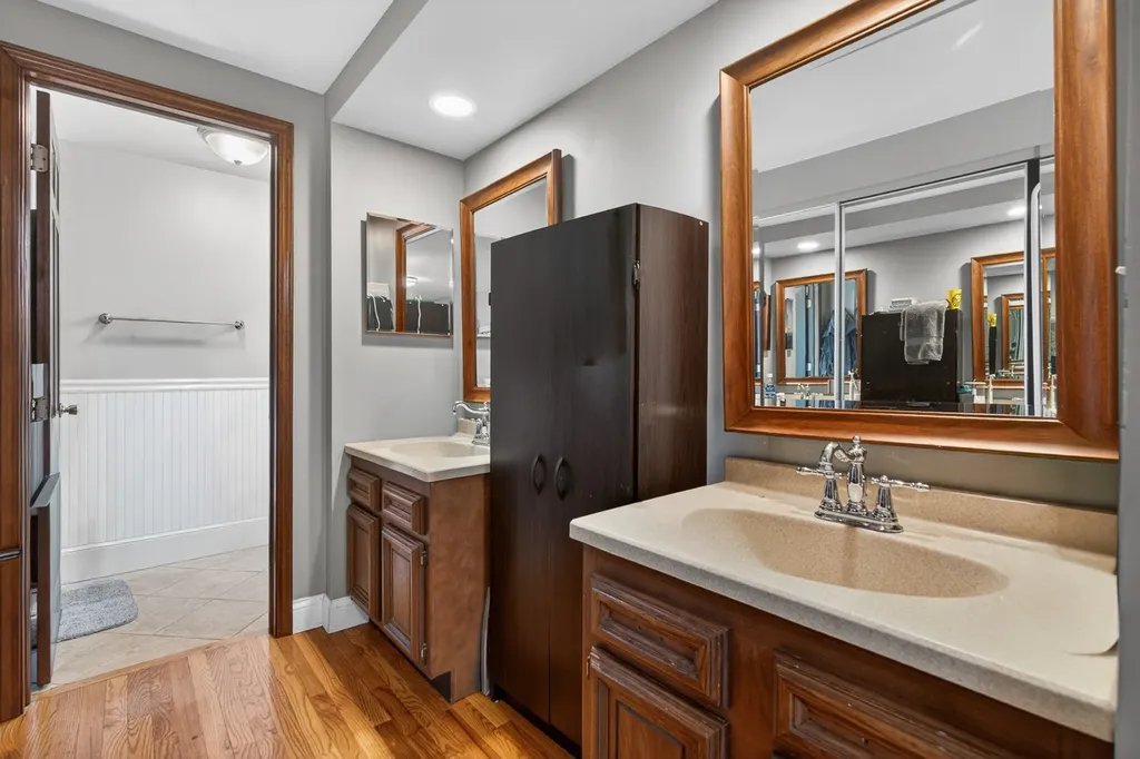 712 Pawnee Lane Naperville IL 60563