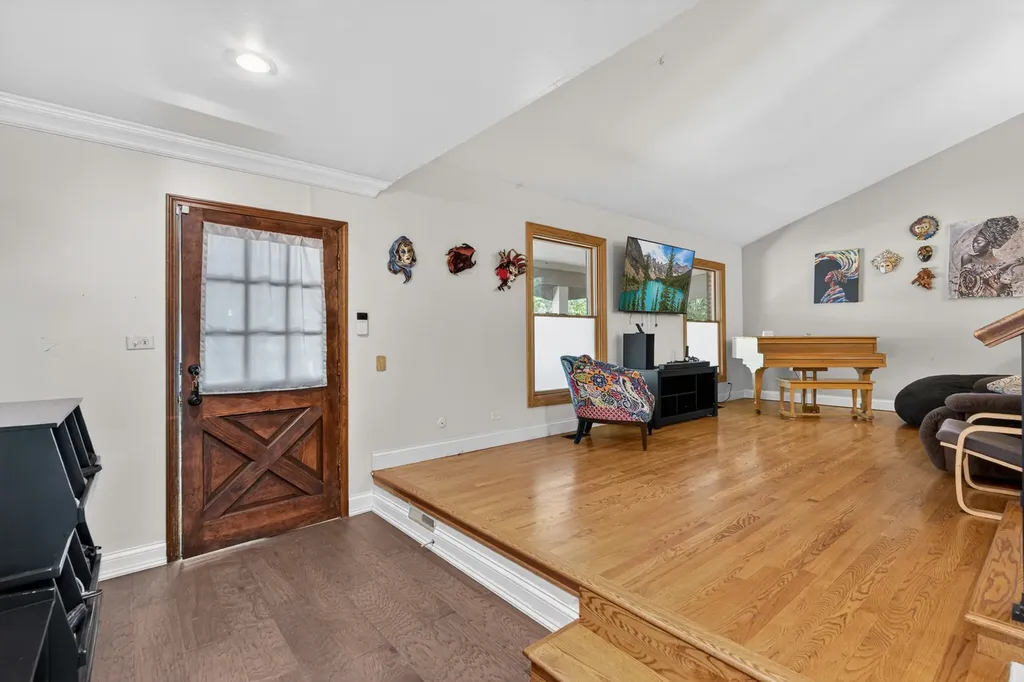 712 Pawnee Lane Naperville IL 60563