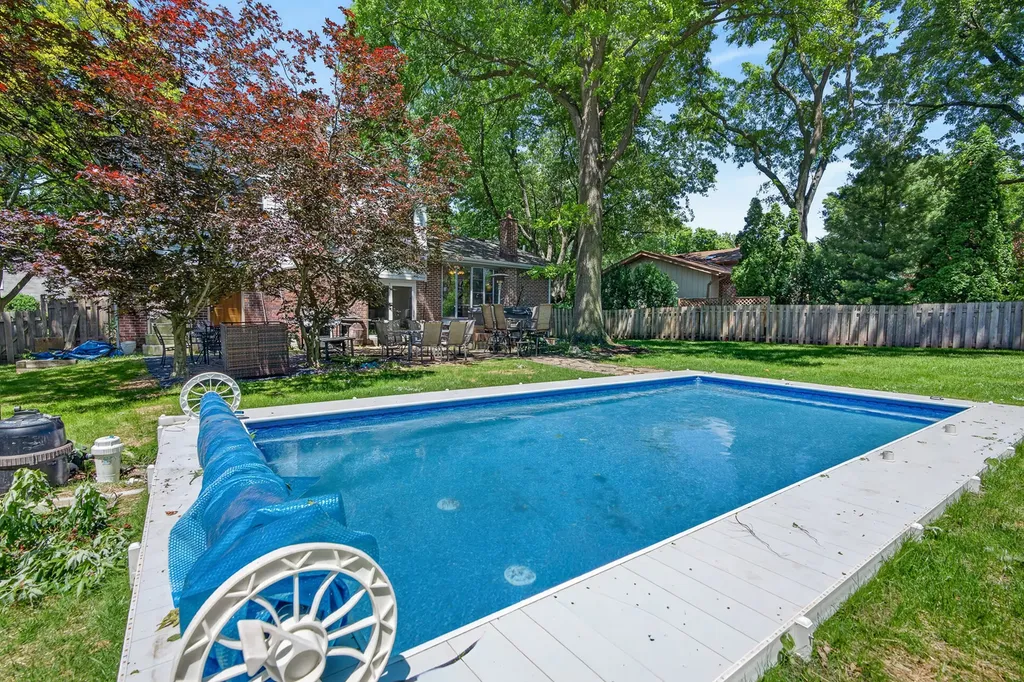 712 Pawnee Lane Naperville IL 60563