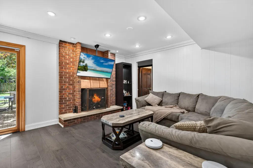 712 Pawnee Lane Naperville IL 60563