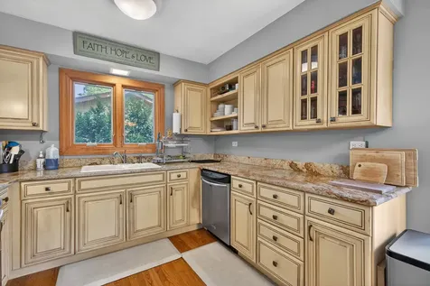 712 Pawnee Lane Naperville IL 60563