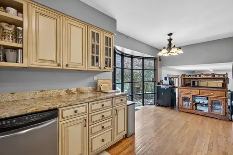 712 Pawnee Lane Naperville IL 60563
