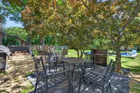 712 Pawnee Lane Naperville IL 60563