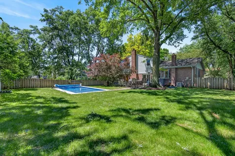 712 Pawnee Lane Naperville IL 60563
