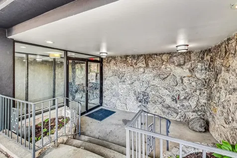 5400 North Sheridan Road Chicago IL 60640