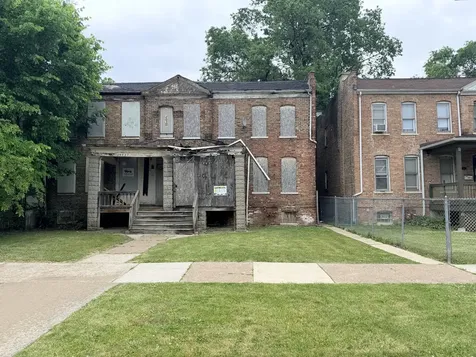 10529 South Corliss Avenue Chicago IL 60628