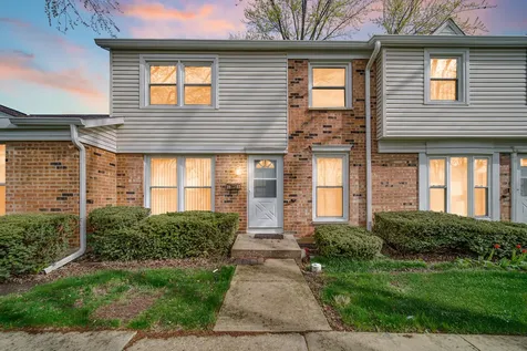 2022 Duxbury Court Streamwood IL 60107