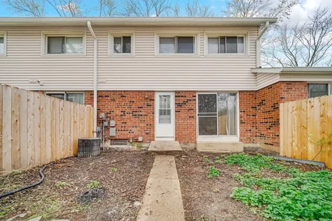 2022 Duxbury Court Streamwood IL 60107