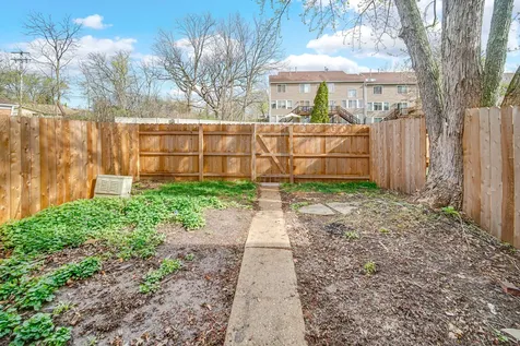 2022 Duxbury Court Streamwood IL 60107