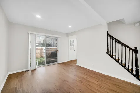 2022 Duxbury Court Streamwood IL 60107